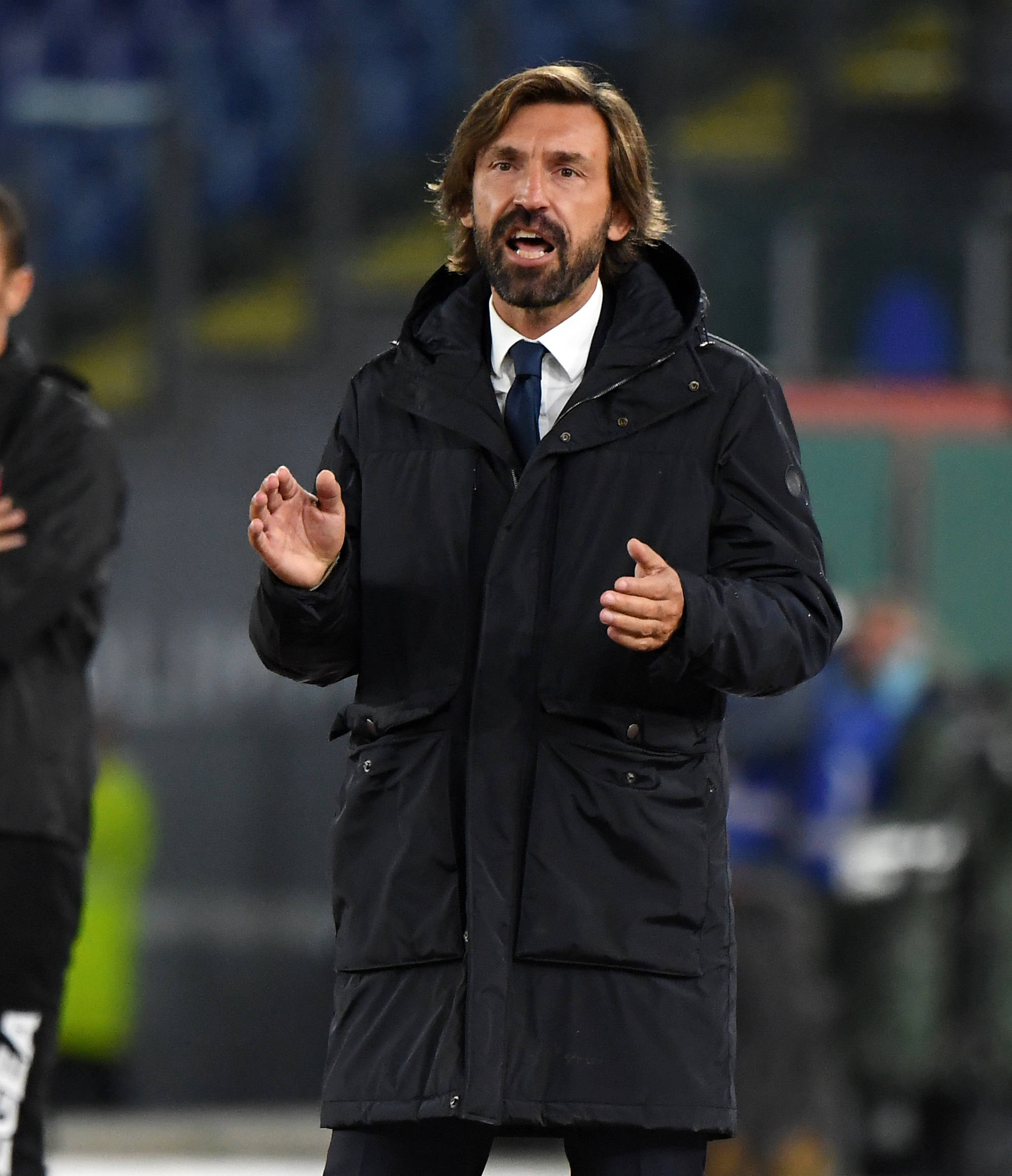 球员将从中 球员将从中