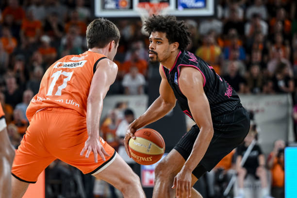 六号位的短 六号位的短